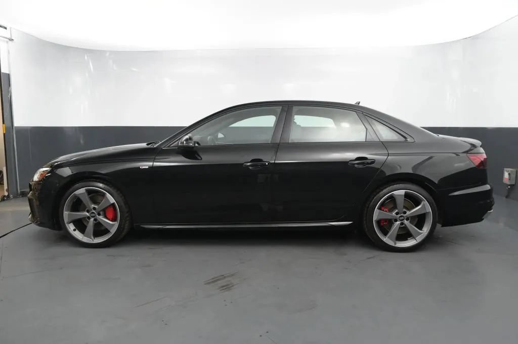 Used 2022 Audi A4 2.0T Premium Plus w/ Premium Plus Package AWD/4WD image 2