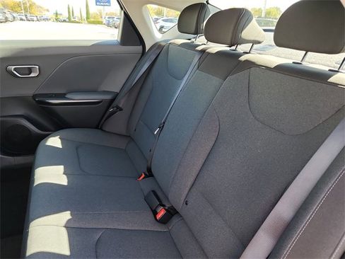 New 2025 Kia K4 LXS image 14