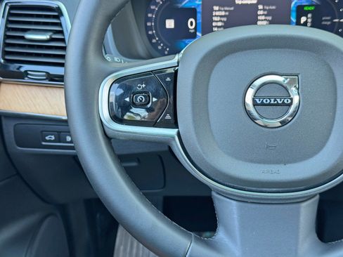 Used 2025 Volvo XC90 T8 Plus w/ Protection Package Premier AWD/4WD image 22