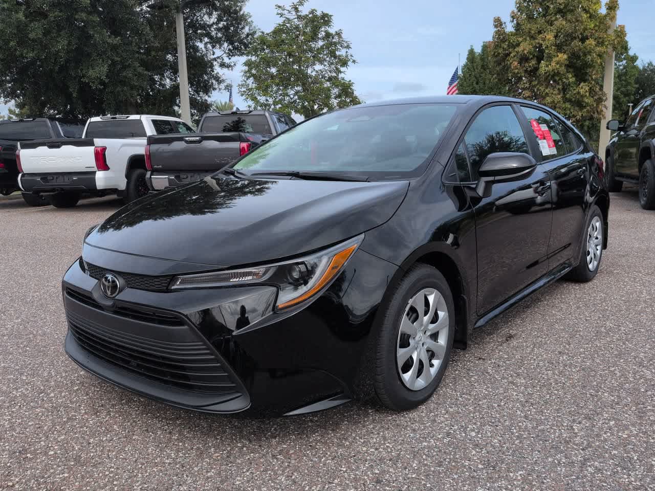 New 2027 Toyota Corolla LE FWD image 2