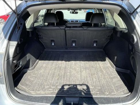 Used 2017 Subaru Outback 2.5i Limited AWD/4WD image 11