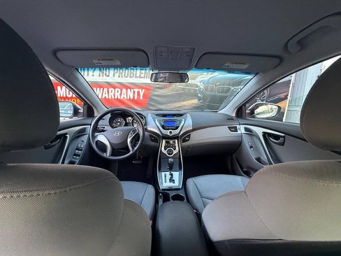 Used 2012 Hyundai Elantra GLS FWD image 17