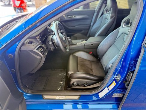 Used 2018 Cadillac CTS V w/ Luxury Package image 38