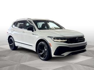Certified 2023 Volkswagen Tiguan SE R-Line FWD video 2