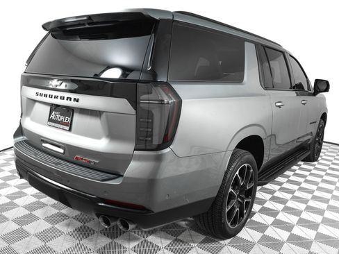 Used 2025 Chevrolet Suburban RST w/ Comfort Package RWD image 4