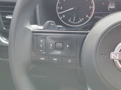 Used 2023 Nissan Rogue SV FWD image 28