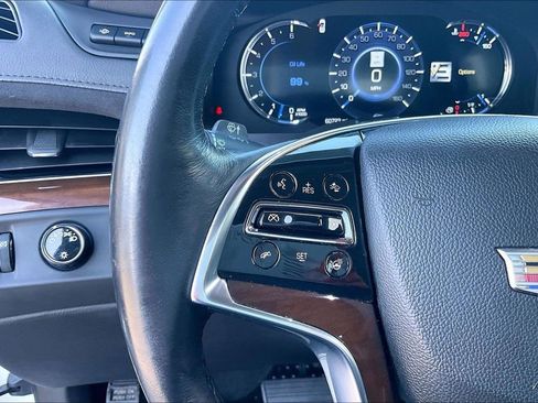 Used 2020 Cadillac Escalade Luxury RWD image 13