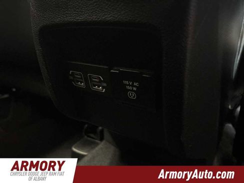 Used 2023 Jeep Cherokee Altitude Lux image 34