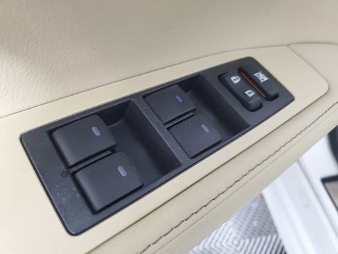 Used 2015 Lexus ES 350 w/ Premium Package FWD image 15