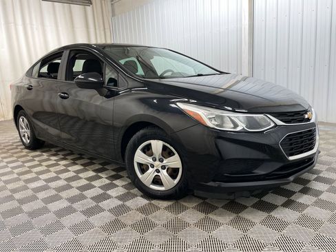 Used 2018 Chevrolet Cruze LS image 39