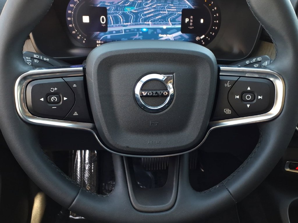 Certified 2024 Volvo XC40 B5 Plus w/ Protection Package Premier AWD/4WD image 12