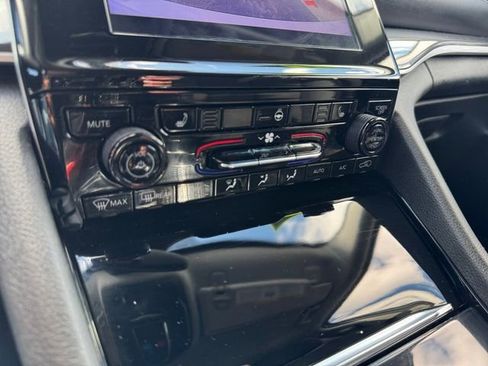 Certified 2021 Jeep Grand Cherokee L Laredo w/ Luxury Tech Group I AWD/4WD image 28