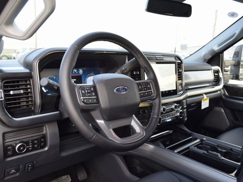 New 2026 Ford F250 Lariat w/ Black Appearance Package image 17