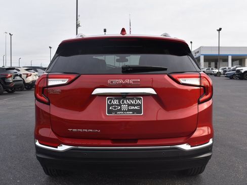 Used 2024 GMC Terrain SLT w/ Tech Package image 6