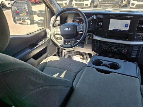 Used 2024 Ford F250 XLT image 40