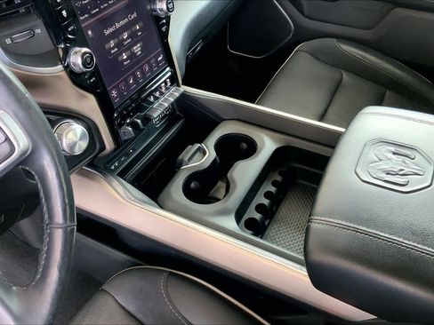 Used 2019 RAM 1500 Laramie image 17