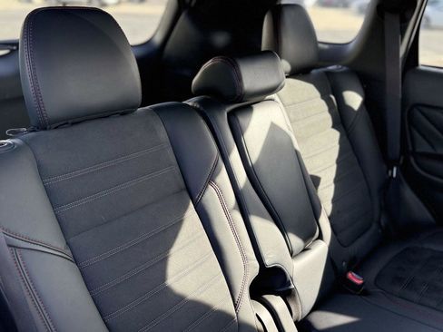 Used 2022 Mitsubishi Outlander LE image 28