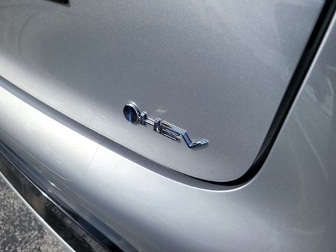 Certified 2024 Toyota Prius XLE FWD image 10