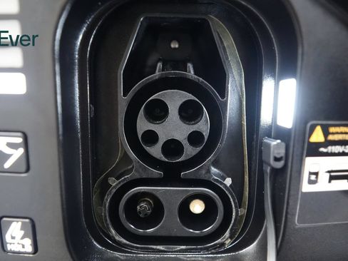 Used 2024 Kia EV6 Wind w/ Wind Technology Package RWD image 10