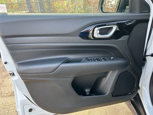 New 2026 Jeep Compass Latitude AWD/4WD image 12