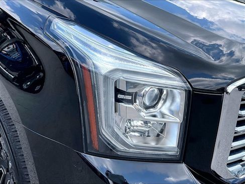 Used 2020 GMC Yukon Denali w/ Denali Ultimate Black Edition AWD/4WD image 31