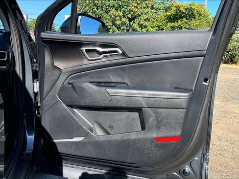 Used 2025 Kia Sportage EX FWD image 23