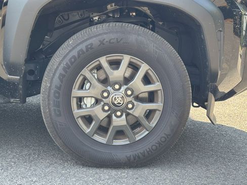 Used 2025 Toyota 4Runner SR5 image 31