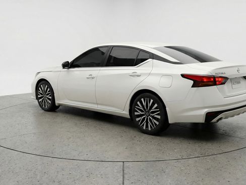 Used 2025 Nissan Altima 2.5 SV image 6