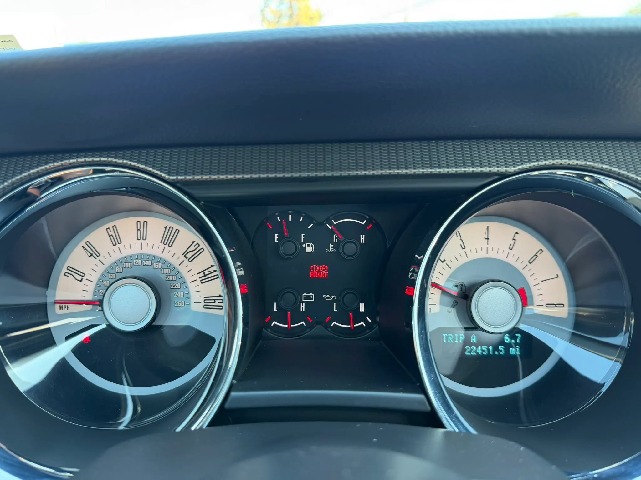 Used 2012 Ford Mustang GT Premium w/ HID Headlamps & Security Pkg RWD image 21