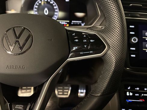 Used 2024 Volkswagen Tiguan SE R-Line w/ MDO Package, Two-Row AWD/4WD image 19