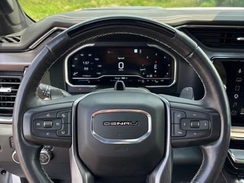 Used 2023 GMC Sierra 1500 Denali Ultimate AWD/4WD image 10