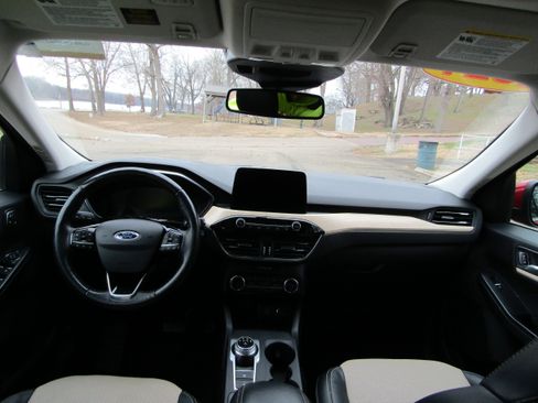 Used 2021 Ford Escape Titanium w/ Titanium Elite Package image 17