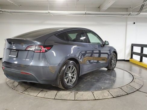 Used 2020 Tesla Model Y Long Range image 11