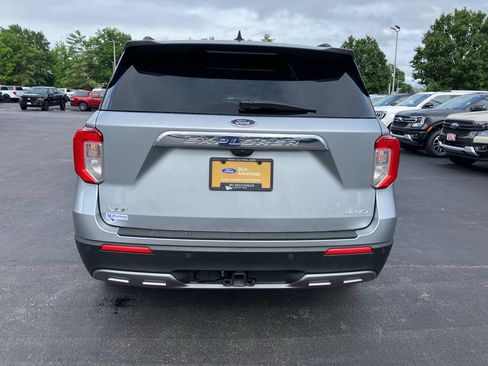 Used 2022 Ford Explorer XLT w/ Equipment Group 202A AWD/4WD image 5