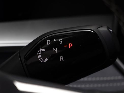 New 2026 Volkswagen Tiguan SE image 11