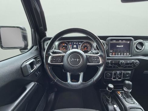 Used 2020 Jeep Wrangler Unlimited Sahara image 13