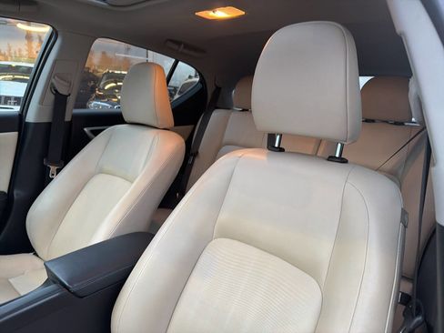 Used 2011 Lexus CT 200h Premium w/ Premium Audio Pkg image 30