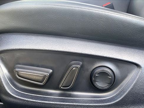 Used 2023 Toyota Camry SE image 33