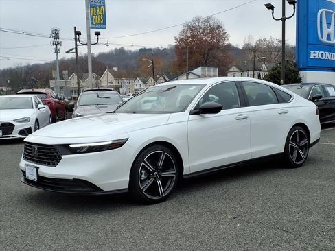 Used 2024 Honda Accord Sport image 3