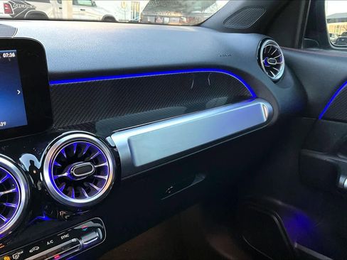 Used 2024 Mercedes-Benz GLB 250 image 29