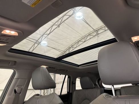 Used 2021 Toyota Highlander Platinum image 19