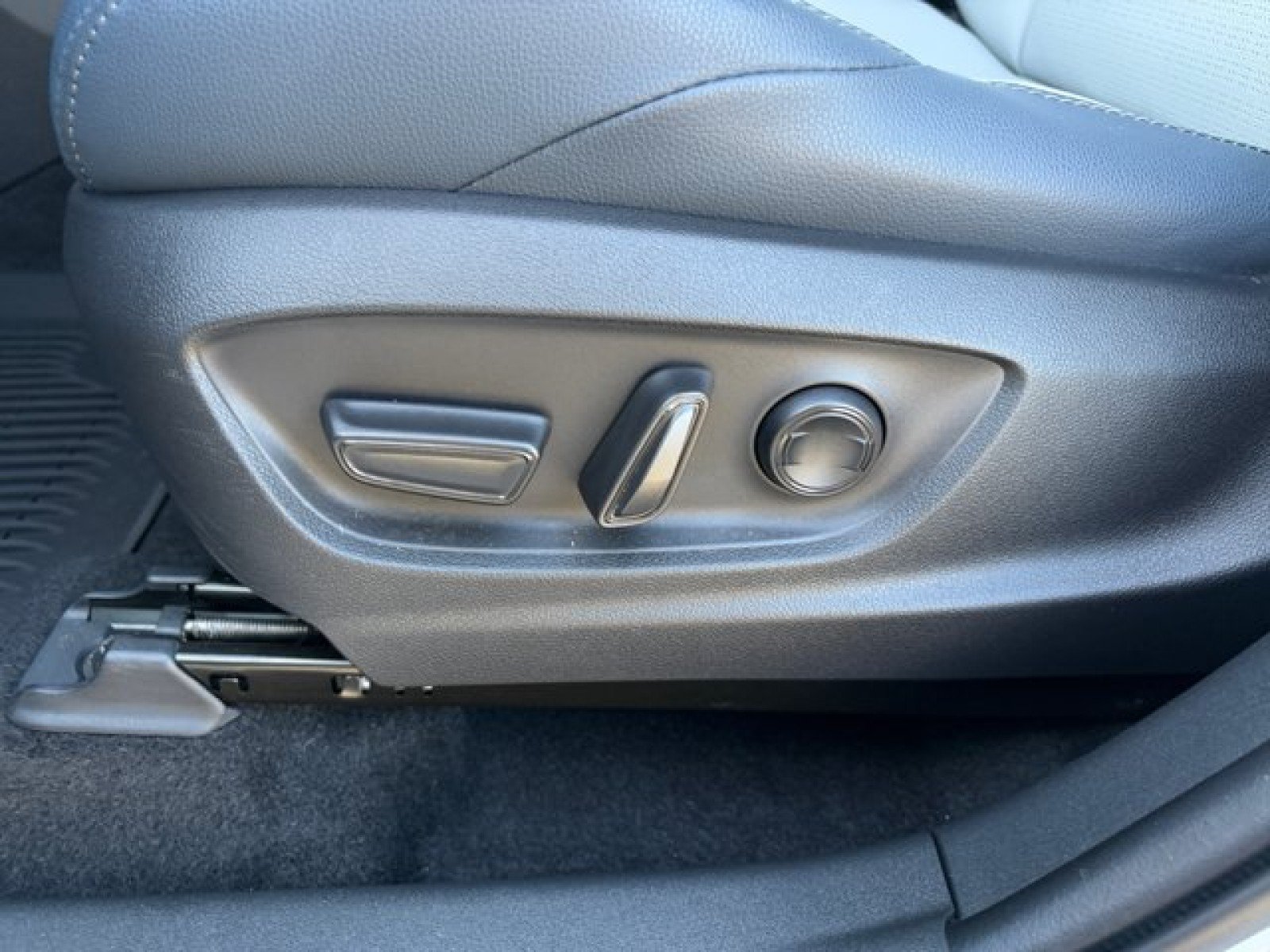 Used 2023 Subaru Solterra AWD image 18
