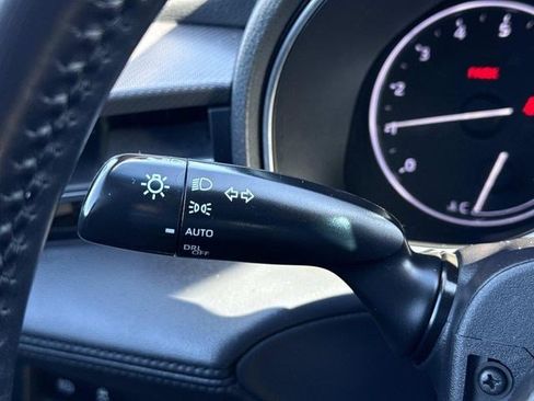 Used 2019 Toyota Avalon XSE image 27