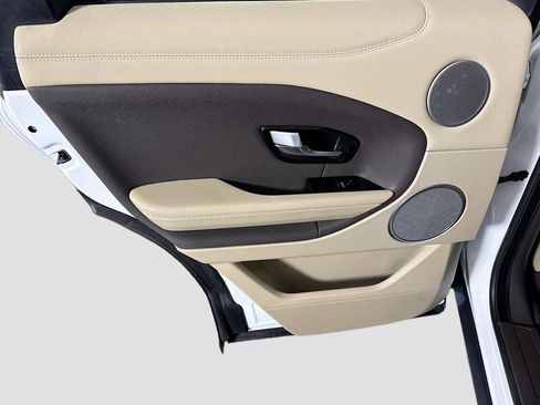 Used 2018 Land Rover Range Rover Evoque SE image 26