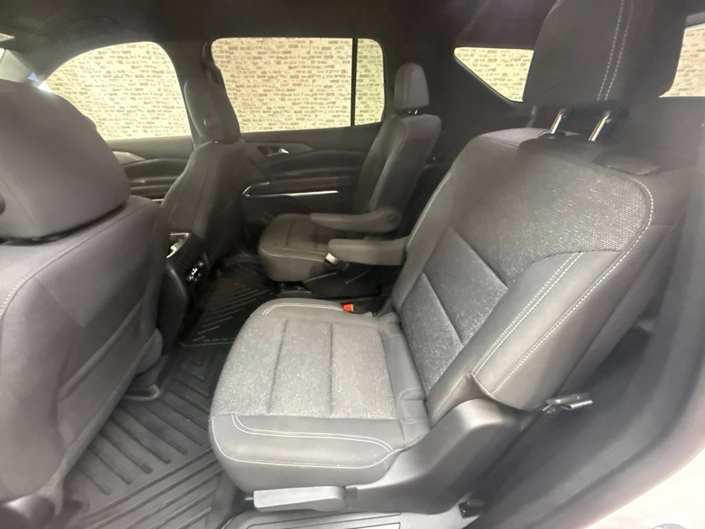 Used 2024 Chevrolet Traverse LT FWD image 14