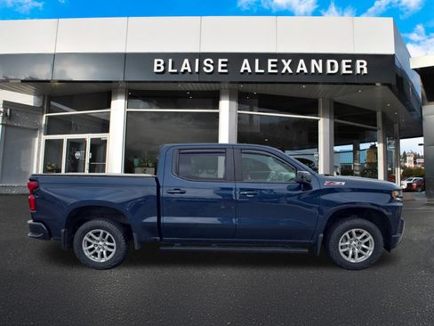 Used 2021 Chevrolet Silverado 1500 RST image 2