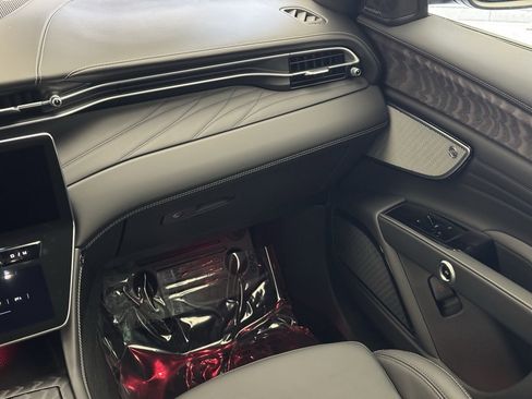 New 2025 Maserati Grecale Modena image 24