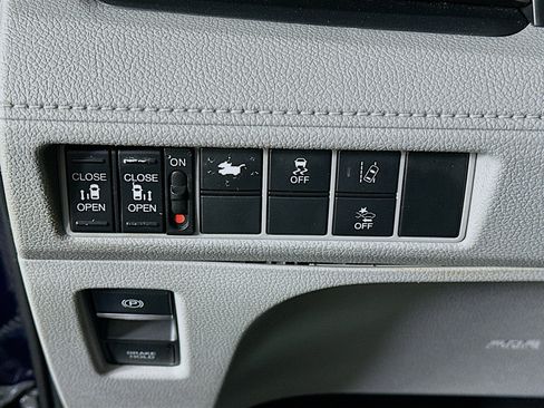 Used 2019 Honda Odyssey EX-L image 17