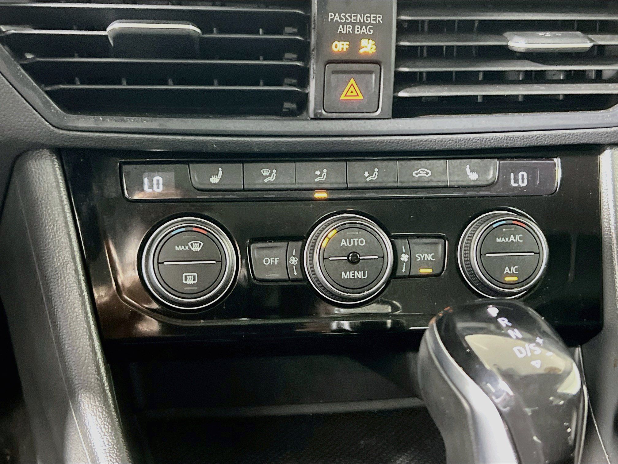Used 2024 Volkswagen Jetta SE FWD image 26