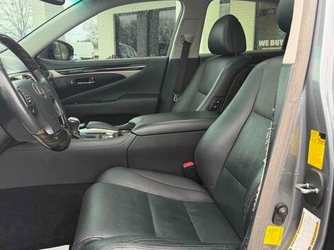 Used 2013 Lexus LS 460 w/ Comfort Pkg image 11